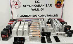 Afyon'da kaçak elektronik satıcıları yakalandı