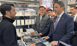 Enerji Bakanı Alparslan Bayraktar Eskişehir’de esnafı ziyaret etti