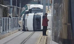 Eskişehir’de tramvay yolunda korkutan kaza