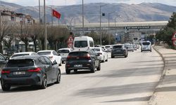 Afyon'da trafik yoğunluğu bayram gelmeden başladı