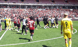 Eskişehirspor Polatlı maçında saha karıştı