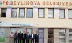 Karabacak’tan ilk icraat: Belediye binasına TC ibaresi eklendi