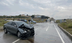 Afyon'da kavşakta kaza meydana geldi: 4 yaralı