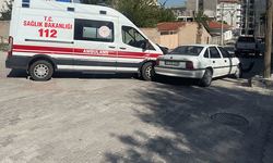 Afyon'da ambulans ile otomobil çarpıştı : 2 yaralı