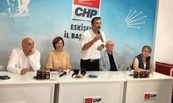 Yalaz: Bayram töreninde vekillerimizin eleştirilmesini kınıyorum