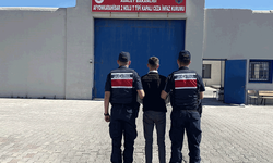 Afyon'da hırsızlık suçundan aranan şahsı jandarma yakaladı