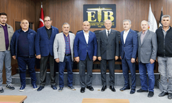 AK Parti’li Albayrak üreticilerle mısır alım seansında buluştu