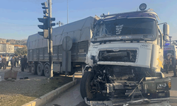 Afyon'da tırla minibüs çarpıştı: 5 yaralı