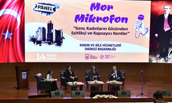 Ayşe Ünlüce, 'Mor Mikrofon' programına katıldı