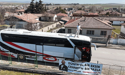 Eskişehir’de cezalı teknik direktörden otobüs üstünde taktik