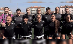 Eskişehirspor kadın takımı Konya’da gövde gösterisi yaptı!