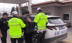 Direksiyon başında dizi izleyen şoför hakkında cezai işlem