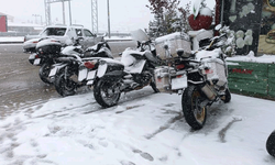 Eskişehirli motosikletliler kar nedeniyle yolda kaldı