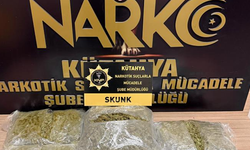 Kütahya'da aracında 3 kilo madde ile yakalandı