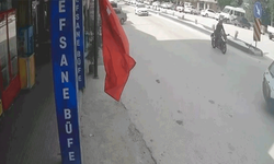 Bilecik'te anide şerit değiştiren otomobile motosiklet çarptı
