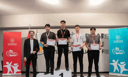 Eskişehir Salih Zeki Anadolu lisesi bilardo takımı Türkiye finalinde ikinci