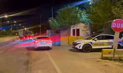 Eskişehir’de uygulama noktasında polise araçla çarpıp kaçtı