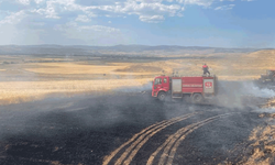 Afyon'da köyde nedeni bilinmeyen yangın çıktı