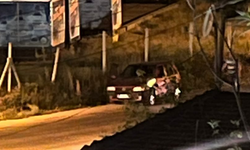 Eskişehir’de virajı alamayan araç boşluğa savruldu