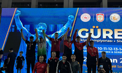 Eskişehirli minik güreşçiler Sivas’ta madalya yağdırdı