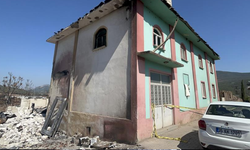 Bilecik’te Köy kül oldu, caminin içi sağlam kaldı