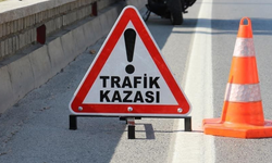 Eskişehir yolunda faciadan dönüldü! Bariyere saplanan araçtan sağ çıktı