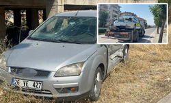 Eskişehir’de virajı alamayan araç polis otosuna çarptı: 3 yaralı var