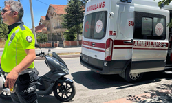 Kütahya'da elektrikli bisikletle motosiklet çarpıştı: 3 yaralı