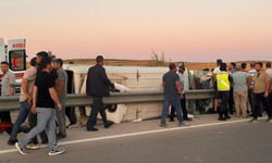 Afyon'da otomobille midibüsün çarpıştığı kazada 10 kişi yaralandı