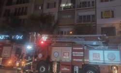 Eskişehir’de gece yarısı 6 katlı apartmanda yangın paniği