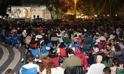 Odunpazarı’nda açık hava film günleri başladı