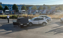 Eskişehir’de trafik kazası: İki otomobilde maddi hasar oluştu