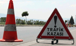 Afyon'da kamyonla tır çarpıştı: 2 yaralı
