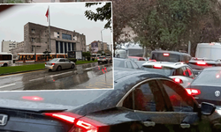 Eskişehir’de etkili olan yağış ulaşımı felç etti