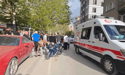 Kütahya'da motosiklet yayaya çarptı: 2 yaralı