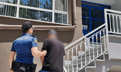 Afyonkarahisar'da aranan şahıs polisten kaçamadı