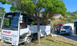 Bilecik'te  işçi servisi ile hafif ticari araç çarpıştı, 4 yaralı