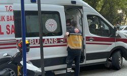 Bilecik'te kazada yaralanan yolcuya esnaftan sandalyeli destek