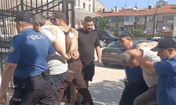 Eskişehir’de okul kapısında bekçiye saldırı: 2 şüpheli tutuklandı
