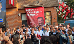 Görevden alınan Yalaz’a alkışlı karşılama!