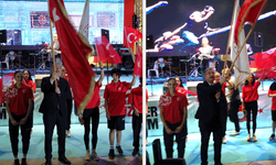 15 Temmuz sancağını Vali Yılmaz teslim aldı!