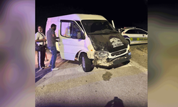 Afyon'da otomobille kamyonetin çarpıştığı kazada 4 kişi yaralandı