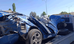 Afyon'da tafik kazasında anne ve baba öldü, 8 aylık bebek ağır yaralandı