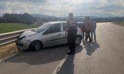 Bilecik'te otomobil bariyere çarptı: 1 yaralı