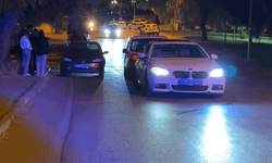 Eskişehir'de kaza yapan sürücülerle yakınları böyle güldü