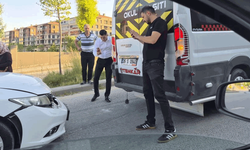 Eskişehir'de otomobil servis aracına arkadan çarptı