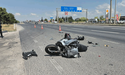 Eskişehir'de otomobile arkadan çarpan motosikletli yaralandı
