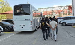 Eskişehir'de polisin de yaralandığı kavgaya ilişkin 18 şüpheli adliyeye çıkarıldı
