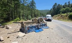 Kütahya'da beton parçaları yüklü traktör vadiye yuvarlandı, sürücüsü yaralandı