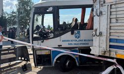 Ankara- Eskişehir yolunda midibüs ile kamyon çarpıştı: 1 ölü, 16 yaralı